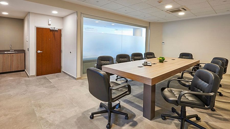Hotel Express By Marriott Ciudad De Aeropuerto 4*